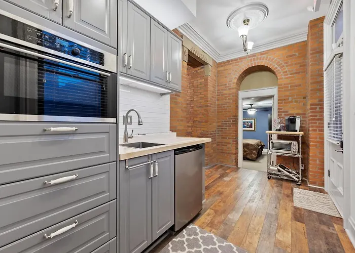 2 Bedroom Schwartz Castle Hotel *