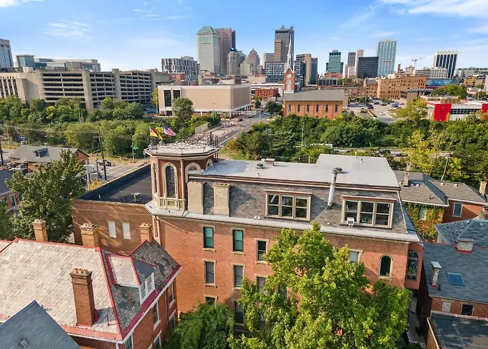 2 Bedroom Schwartz Castle Hotel Columbus