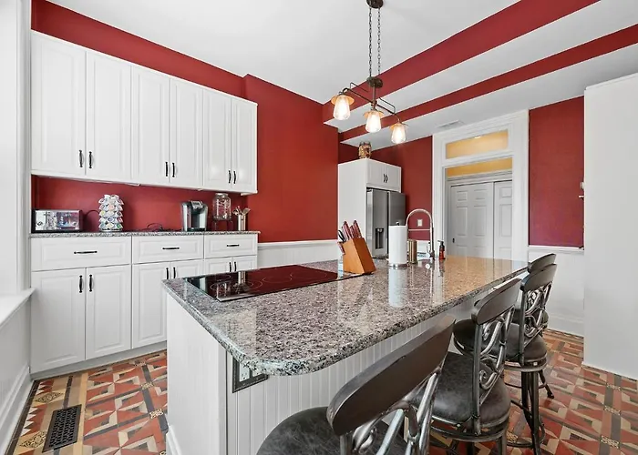 Hotel 2 Bedroom Schwartz Castle Columbus