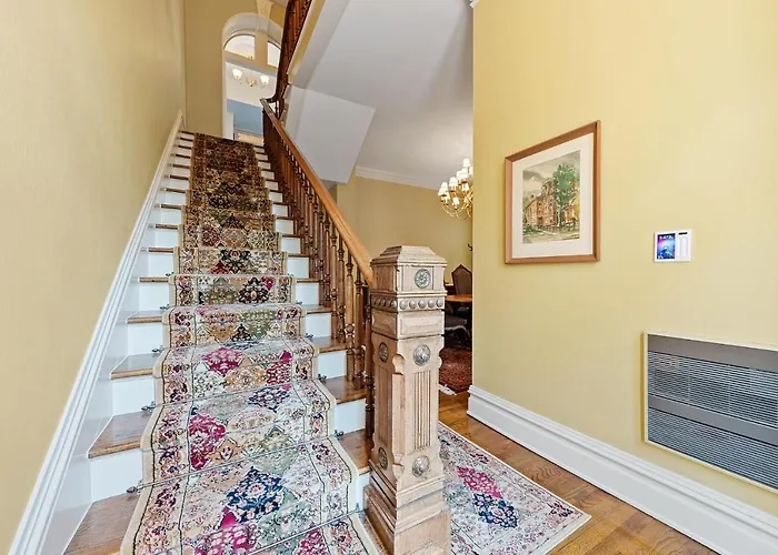 2 Bedroom Schwartz Castle Hotel Columbus