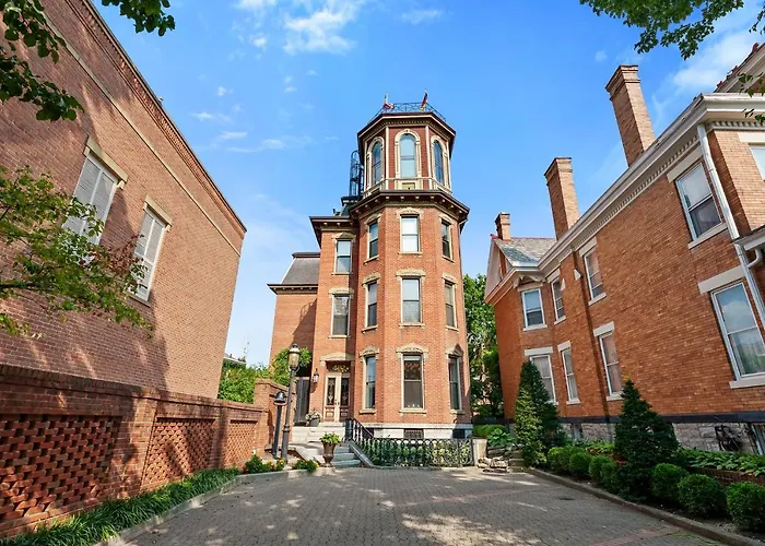 2 Bedroom Schwartz Castle Hotel *